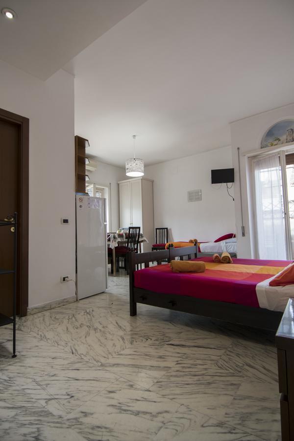 Bed and Breakfast La Voliera Рим Екстер'єр фото
